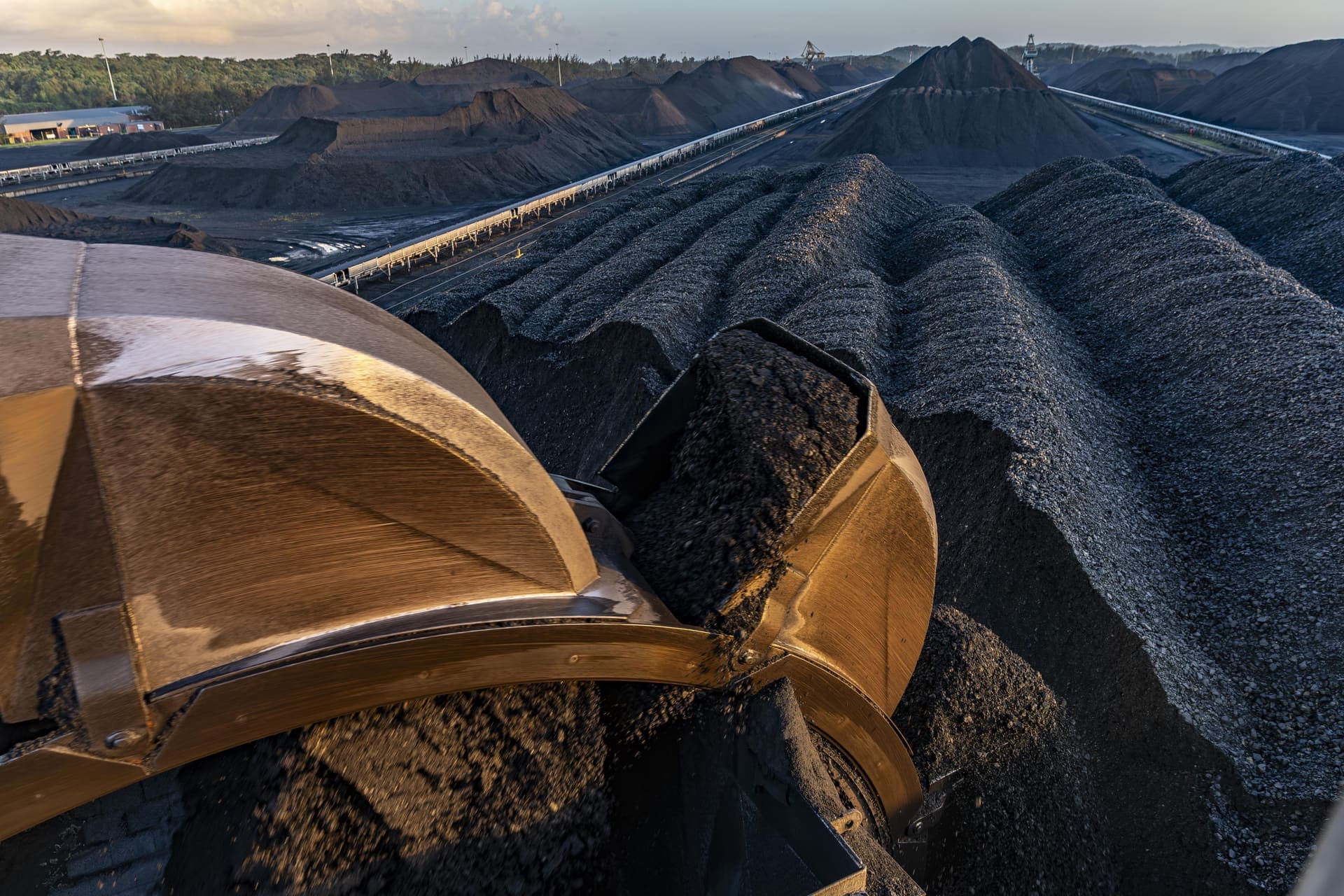 African energy and mining company — Workforce engagement in high-risk environments